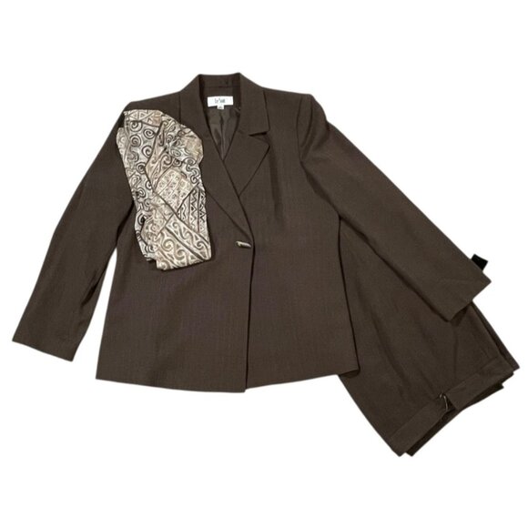 Le Suit Women’s 2-Piece Pantsuit with Scarf – Mocha – Size 16 (NWT) - Picture 1 of 13
